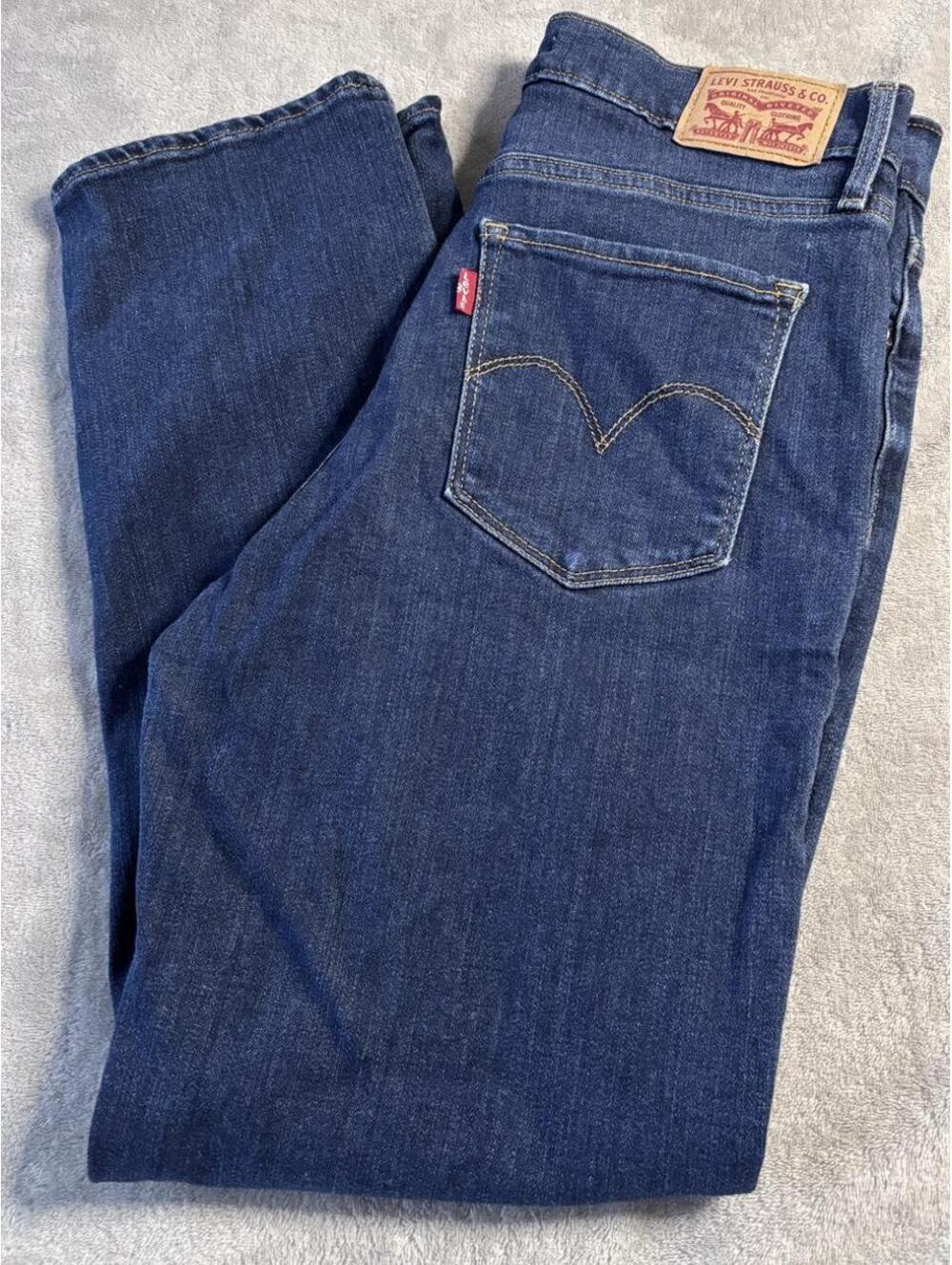 Dark Wash Levi's 724 Straight Leg Crop Jeans Size 28